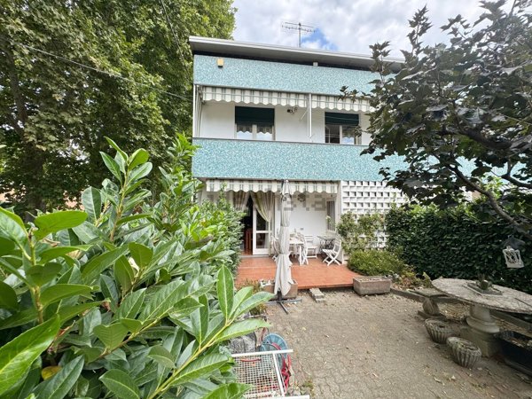 casa indipendente in vendita ad Ivrea