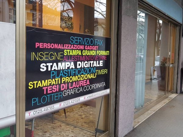 negozio in vendita ad Ivrea