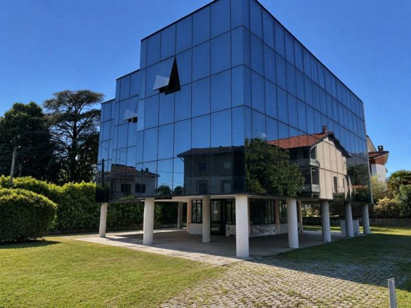 ufficio in vendita ad Ivrea