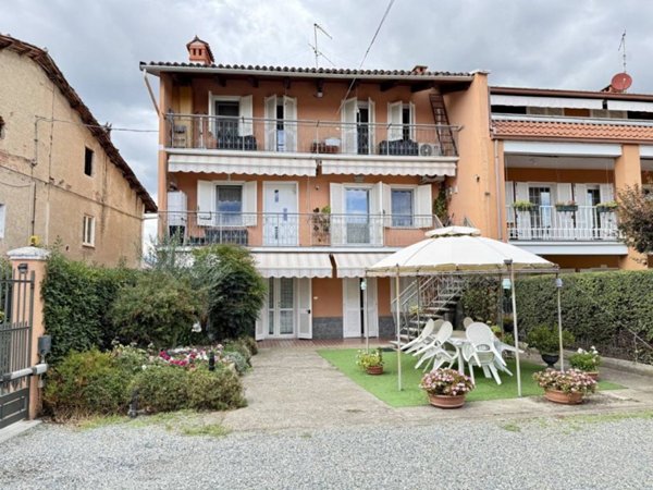 casa indipendente in vendita ad Ivrea in zona Bellavista