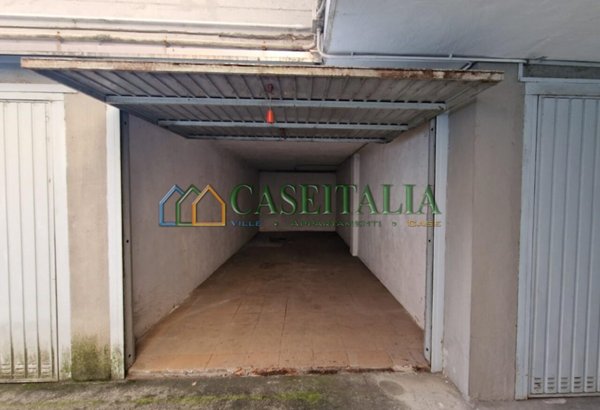 box auto in vendita ad Ivrea