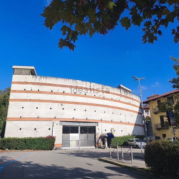 box auto in vendita ad Ivrea