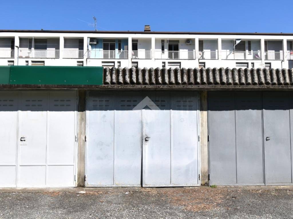 box auto in vendita ad Ivrea
