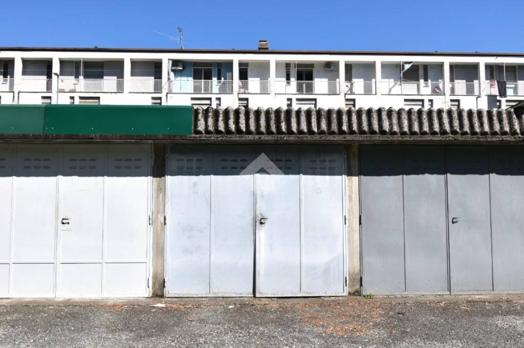box auto in vendita ad Ivrea