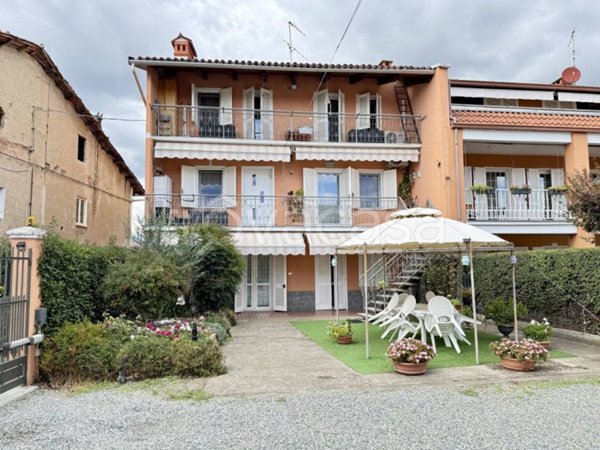 casa indipendente in vendita ad Ivrea in zona Bellavista