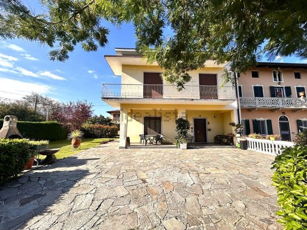 casa indipendente in vendita ad Ivrea