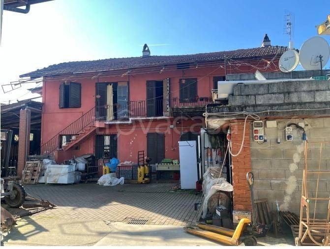 casa indipendente in vendita ad Ivrea