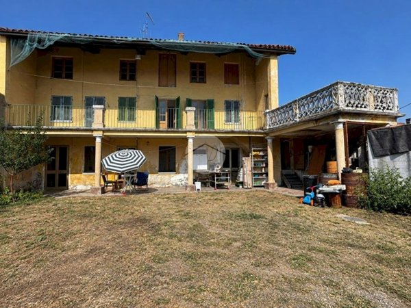 casa semindipendente in vendita ad Ivrea in zona Torre Balfredo