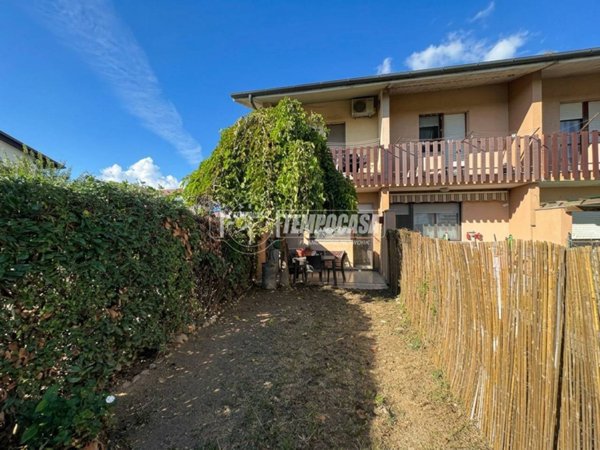 casa indipendente in vendita ad Ivrea