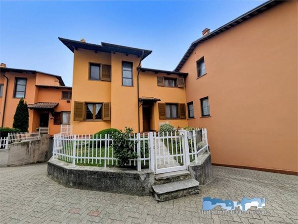 casa indipendente in vendita ad Ivrea