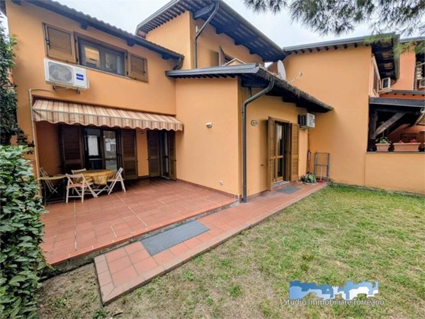 casa indipendente in vendita ad Ivrea