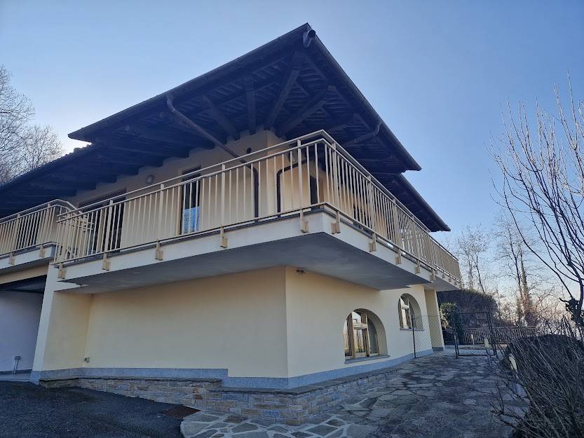 casa indipendente in vendita ad Ivrea