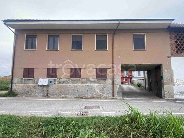casa indipendente in vendita ad Albonese