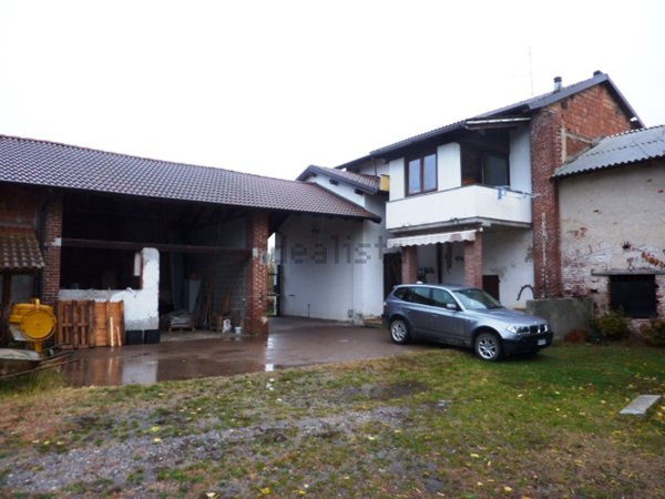 esavano in vendita ad Albonese