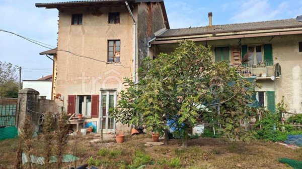 casa indipendente in vendita ad Albonese