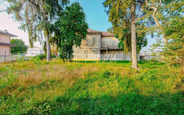 casa indipendente in vendita ad Albonese