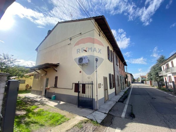 casa semindipendente in vendita ad Albuzzano