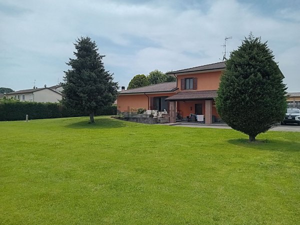 casa indipendente in vendita ad Albuzzano