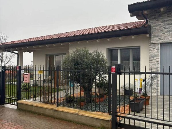 casa indipendente in vendita ad Albuzzano