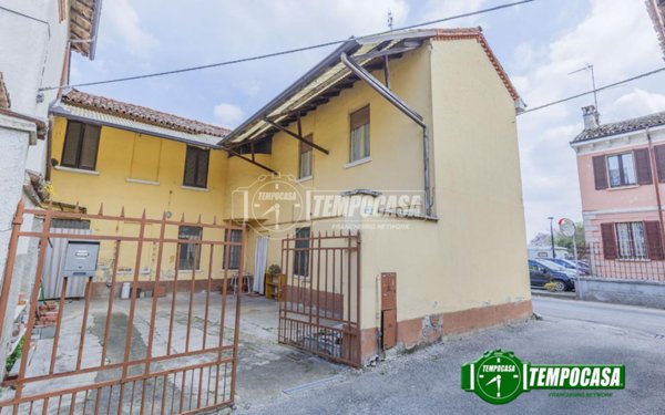 casa indipendente in vendita ad Albuzzano in zona Barona
