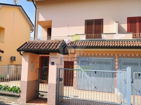 casa indipendente in vendita ad Albuzzano