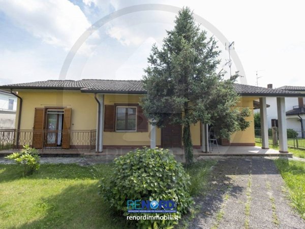 casa indipendente in vendita ad Albuzzano in zona Vigalfo