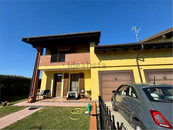 casa indipendente in vendita ad Albuzzano in zona Vigalfo