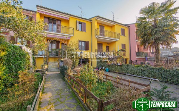 casa indipendente in vendita ad Albuzzano in zona Barona