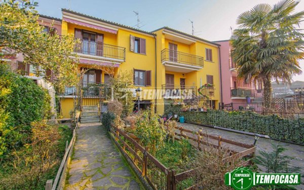 casa indipendente in vendita ad Albuzzano in zona Barona