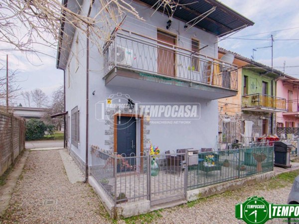 appartamento in vendita ad Albuzzano in zona Vigalfo