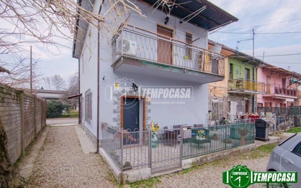 appartamento in vendita ad Albuzzano in zona Vigalfo