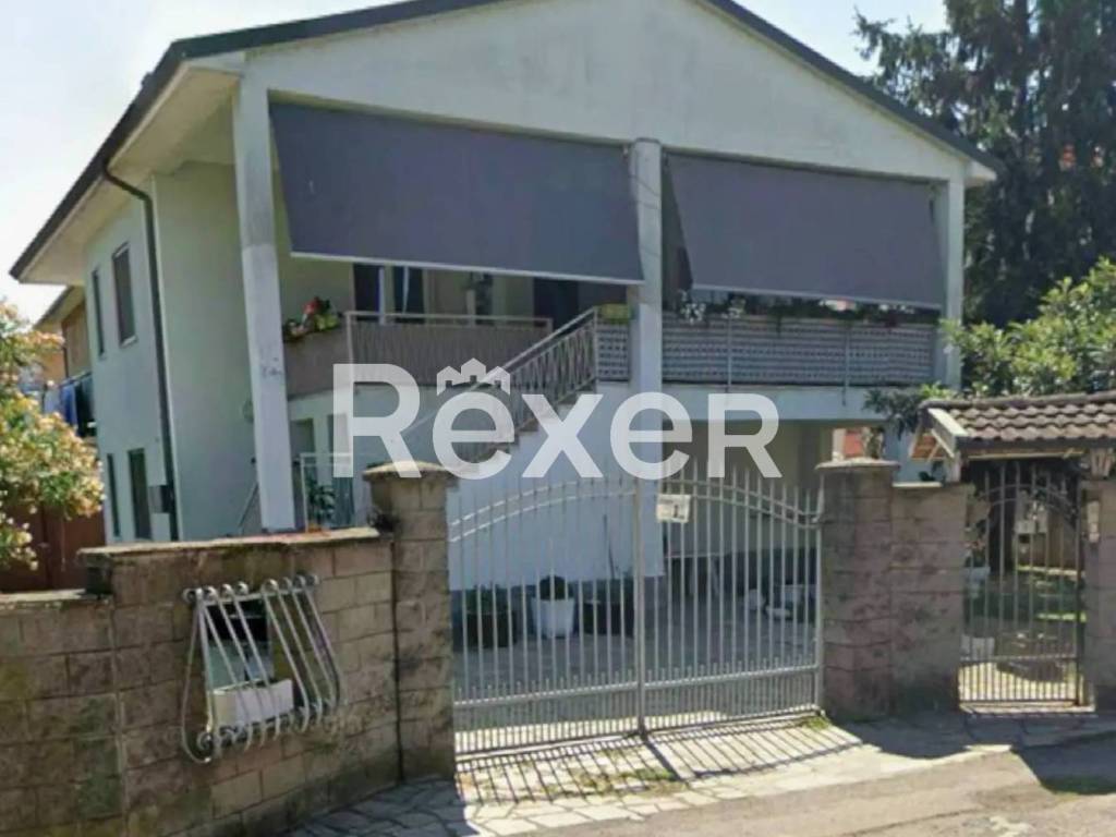 casa indipendente in vendita ad Albuzzano in zona Vigalfo