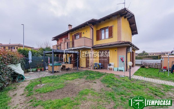 casa indipendente in vendita ad Albuzzano in zona Vigalfo