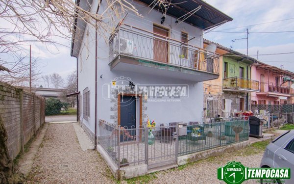 appartamento in vendita ad Albuzzano in zona Vigalfo