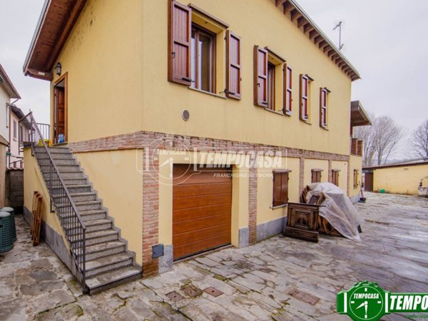 casa indipendente in vendita ad Albuzzano in zona Barona