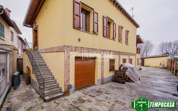 casa indipendente in vendita ad Albuzzano in zona Barona