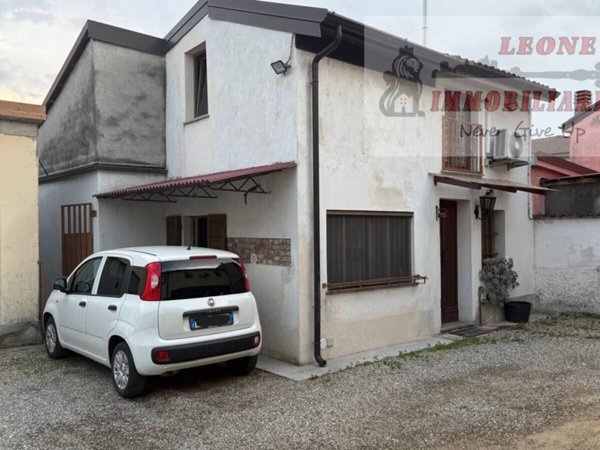 casa indipendente in vendita ad Albuzzano
