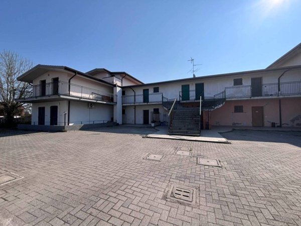 appartamento in vendita ad Albuzzano in zona Barona