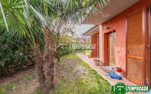 casa indipendente in vendita ad Albuzzano in zona Vigalfo