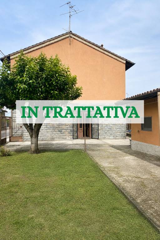 casa indipendente in vendita ad Albuzzano in zona Vigalfo