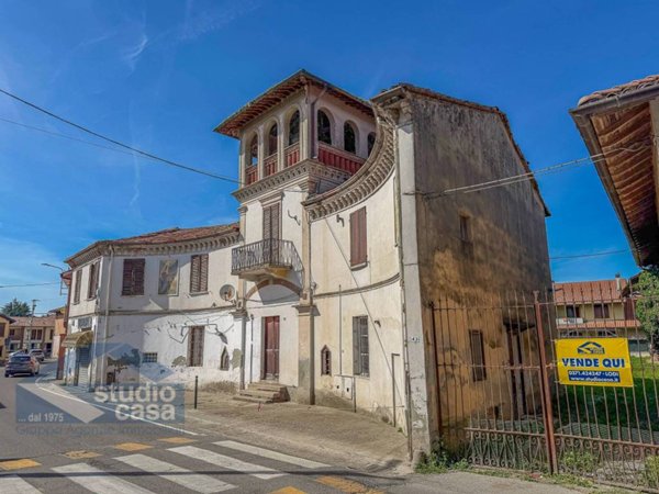 casa indipendente in vendita ad Albuzzano in zona Vigalfo