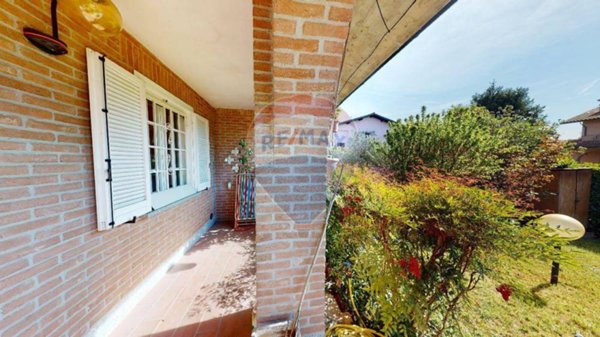 casa indipendente in vendita ad Albuzzano in zona Vigalfo