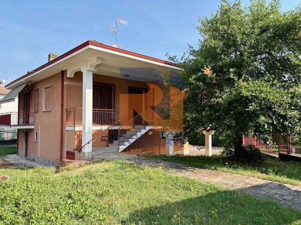 casa indipendente in vendita ad Albuzzano in zona Barona