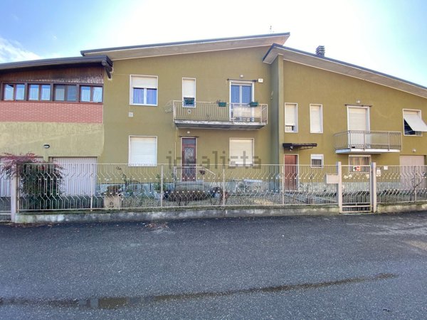 casa indipendente in vendita ad Albuzzano in zona Barona