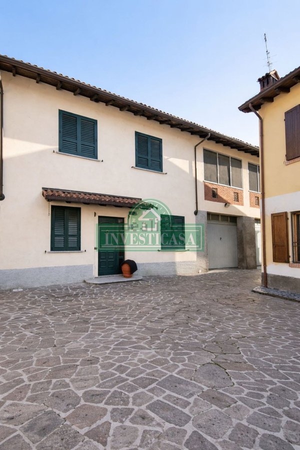casa indipendente in vendita ad Albuzzano in zona Vigalfo