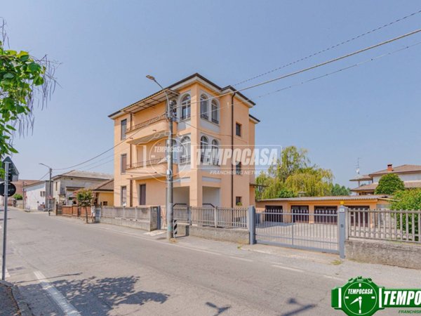 appartamento in vendita ad Albuzzano in zona Barona