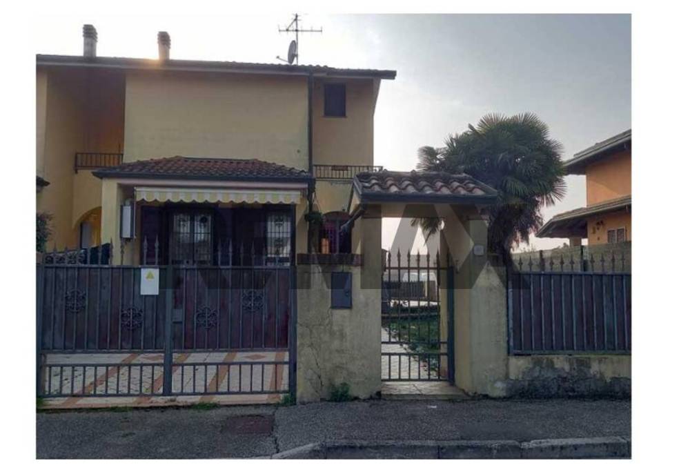 casa indipendente in vendita ad Albuzzano in zona Vigalfo