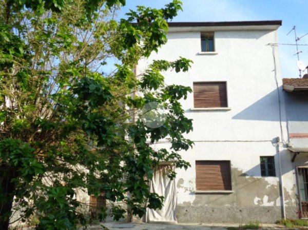 casa indipendente in vendita ad Arena Po in zona Ripaldina
