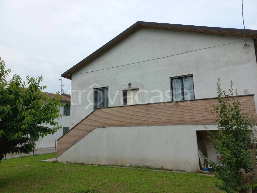 casa indipendente in vendita ad Arena Po