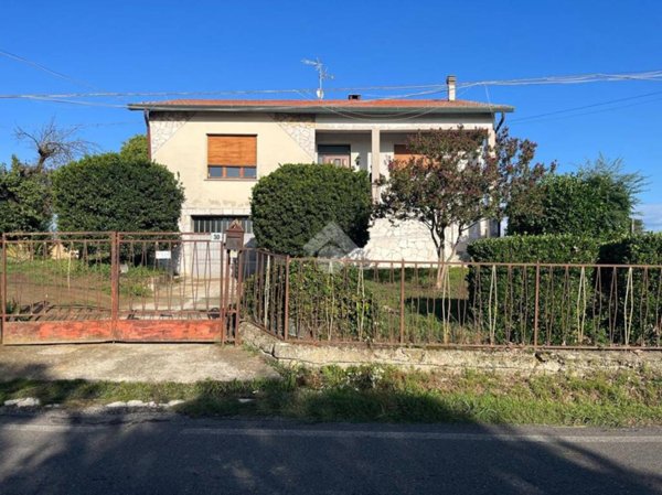 casa indipendente in vendita ad Arena Po in zona Ripaldina